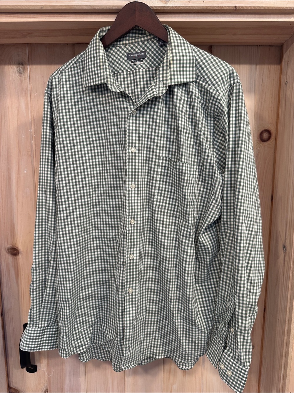 Van Heusen Green and White Gingham Button-Down Shirt - 36/37, neck 17.5